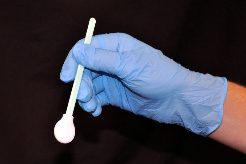Clean-room nitrile glove for controlled environments
