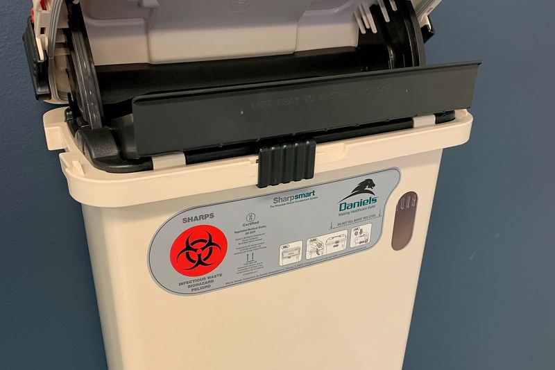 Reusable sharps container for safe disposal